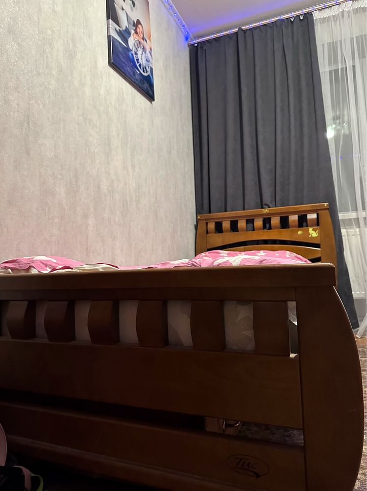 Продам ліжко з масиву бука