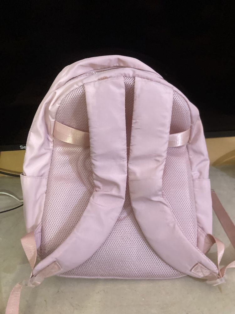 Mochila em bom estado MissLemonede