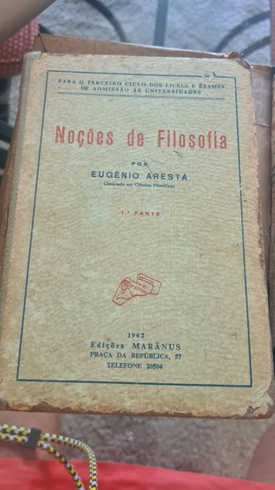 Três livros antigos de Português e Filosofia