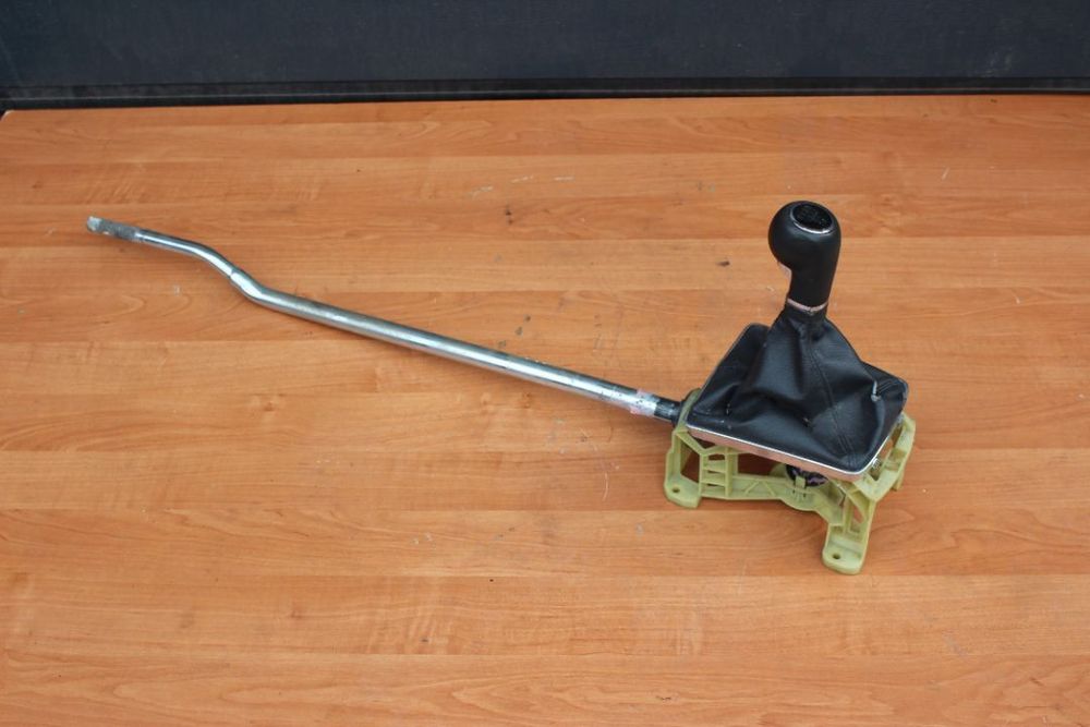 LEWAREK GAŁKA ZMIANY BIEGÓW OPEL ASTRA H 1.4 1.6 1.8  BENZYNA  SKRZYNIA F13 F17