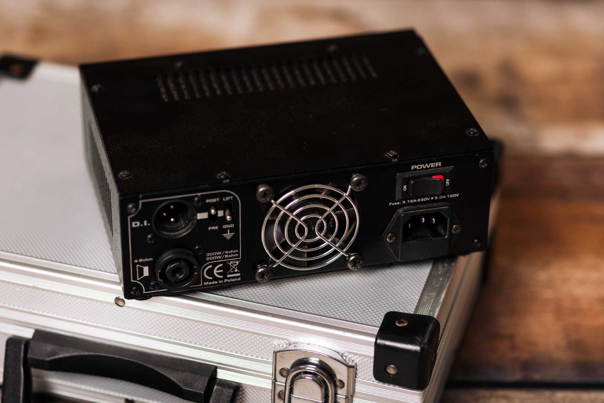 Taurus Qube-300 mini wzmacniacz basowy