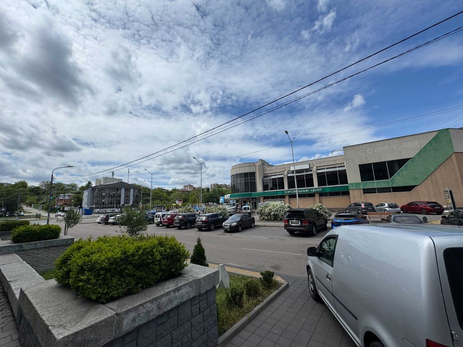 Торгове приміщення на Митниці по вул. Гагаріна