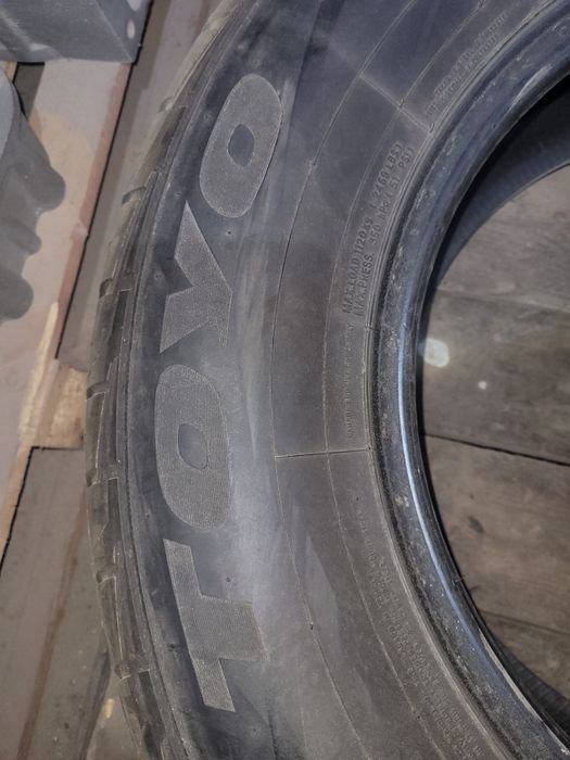 Продам б/у резину TOYO  265/65 R17  4-шт
