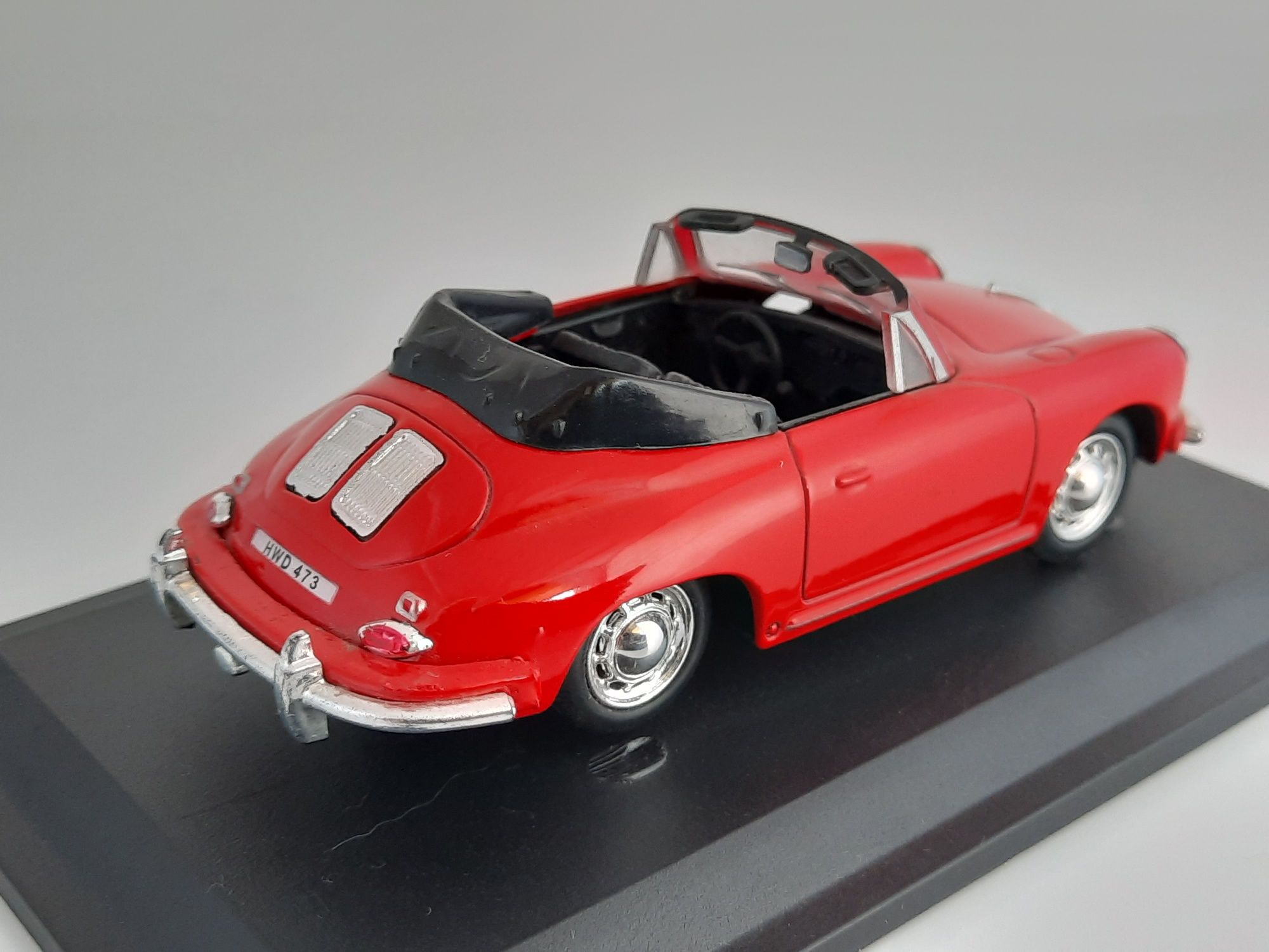 Продам модель 1 43 Porsche cabriolet