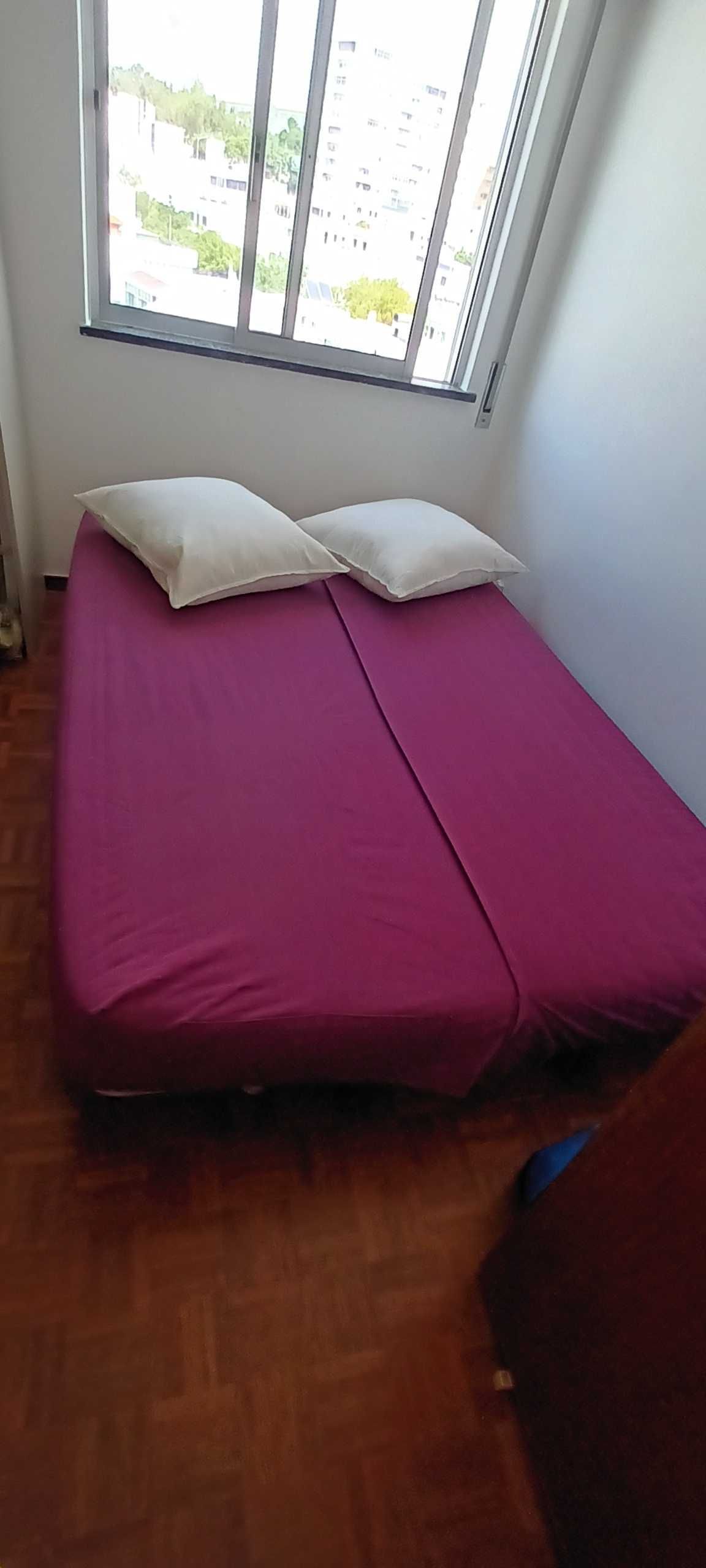 Sofá cama de 3 lugares IKEA em otimo estado!