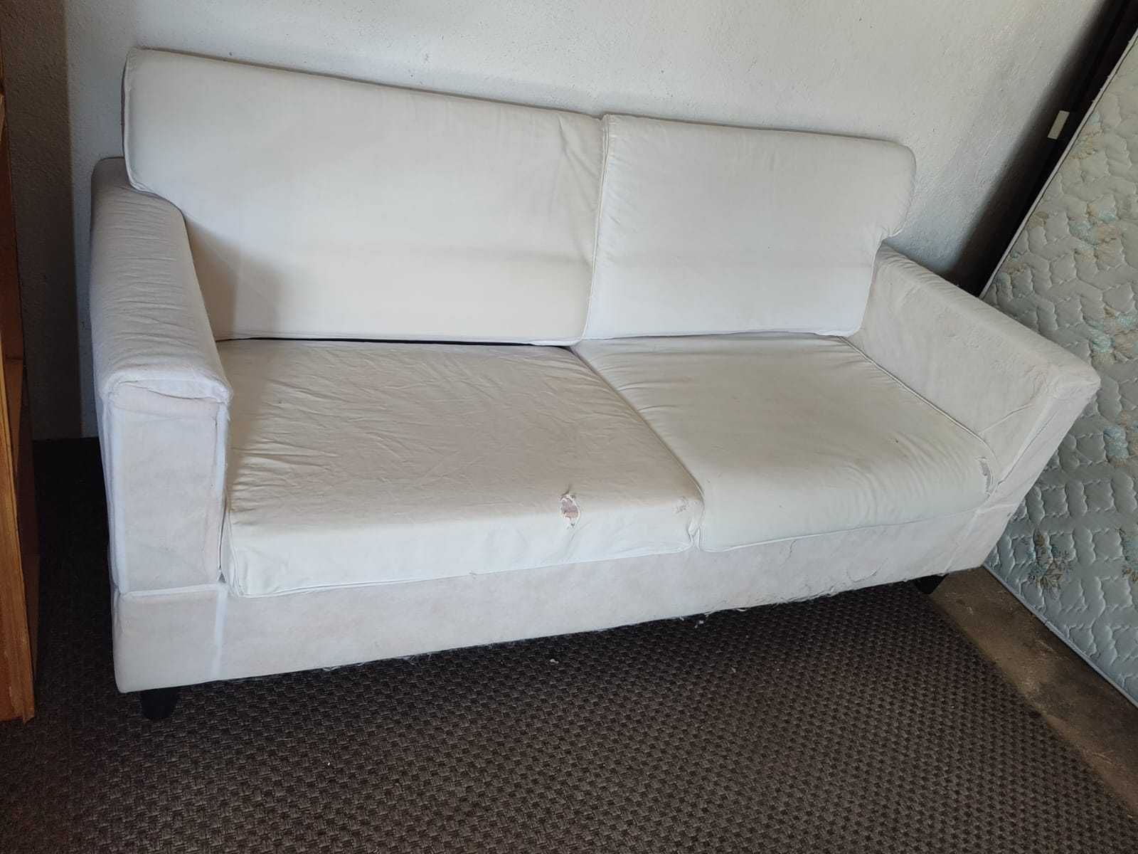 Sofá IKEA sem capa