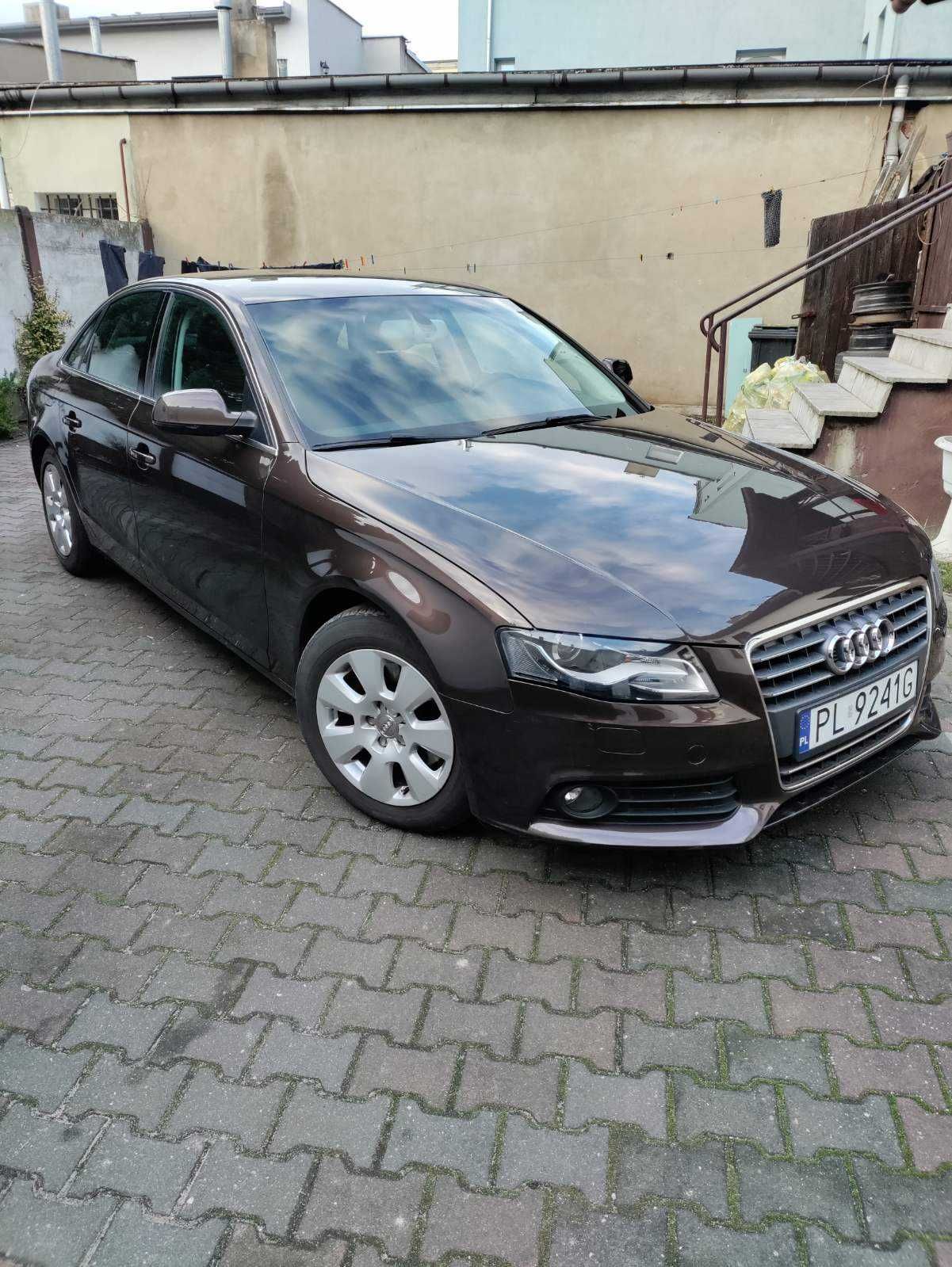 AUDI  A 4  2011 rok sedan