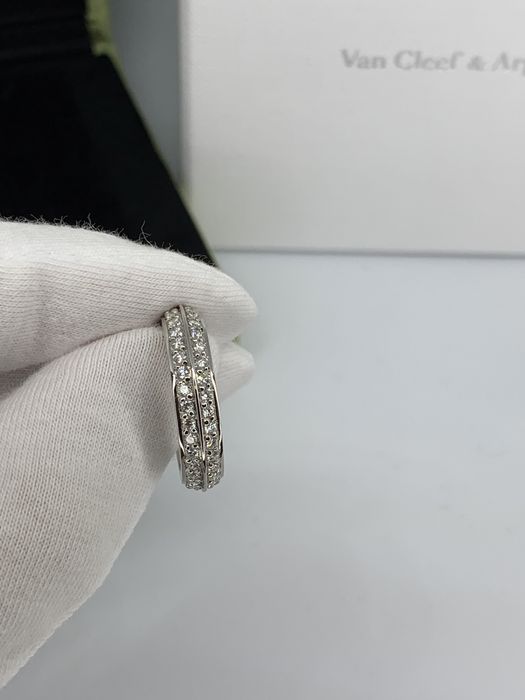 Бриллиантовое кольцо в стиле Ван Клиф