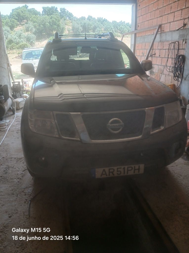 Nissan navarra .