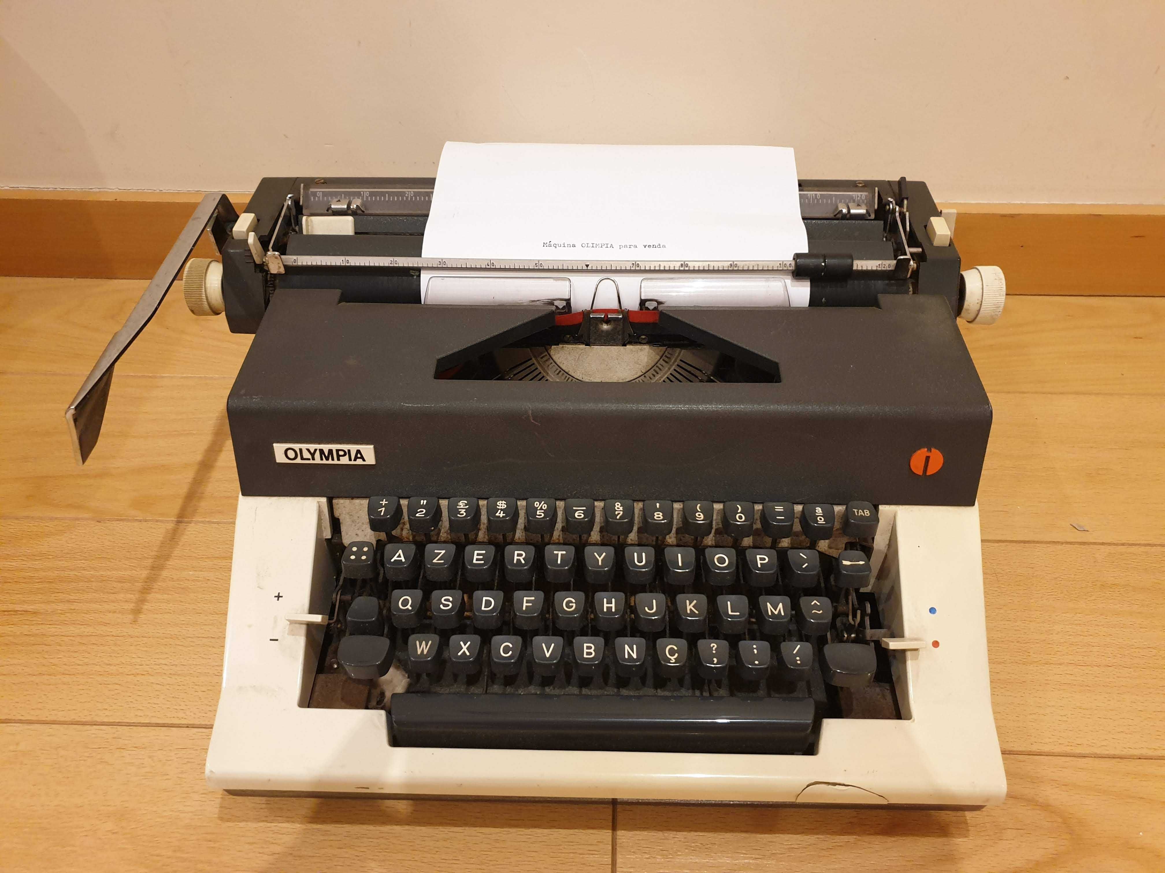 Máquina de Escrever Olympia