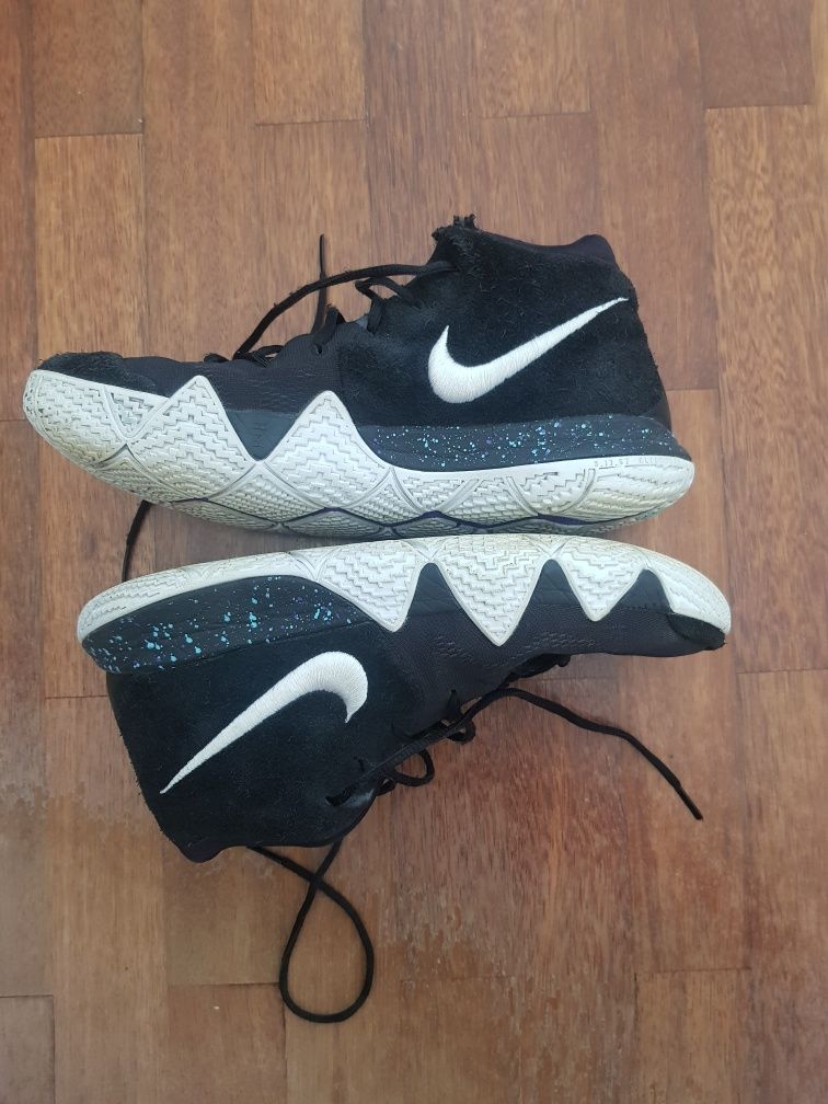 Sapatilhas Nike Kyrie 4