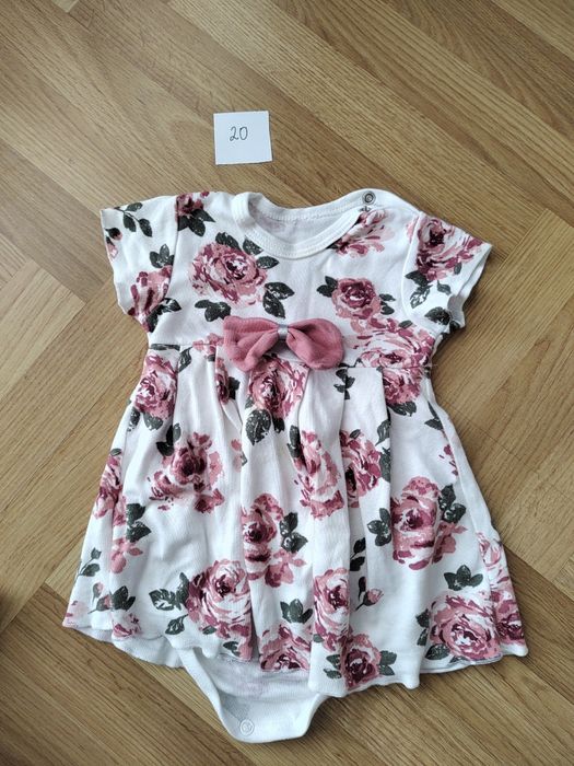 Sukienki niemowlęce