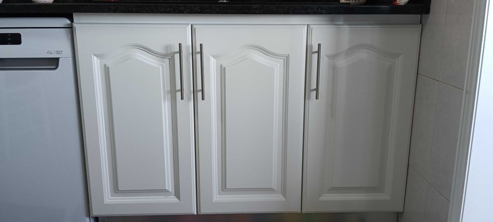 Lacagem de móveis cozinhas portas roupeiros