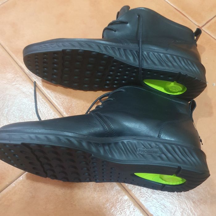 Botas em pele genuína ECCO