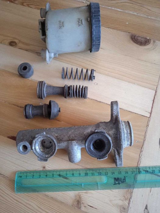 Главный тормозной цилиндр Ниссан Блюберд лд20