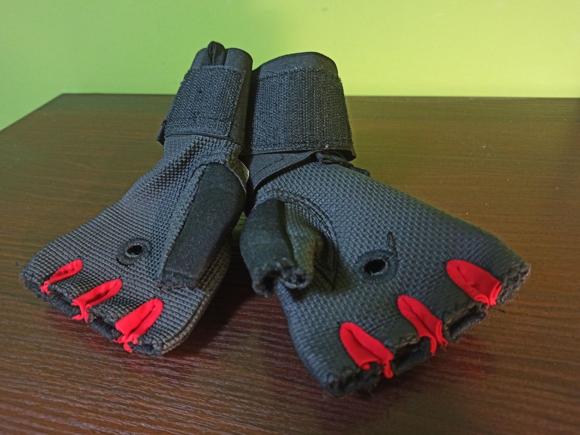 Рукавички  Lonsdale для спорту  р.S