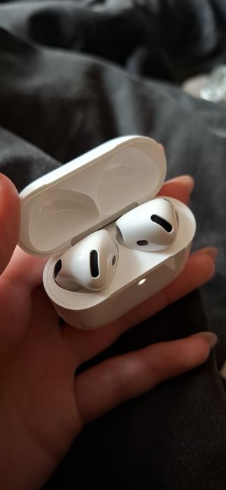 Наушники вкладыши беспроводные TWS Apple AirPods 4
Бездрот