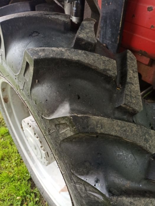 Massey Ferguson MF 1014 + ładowacz czołowy Stoll Robust