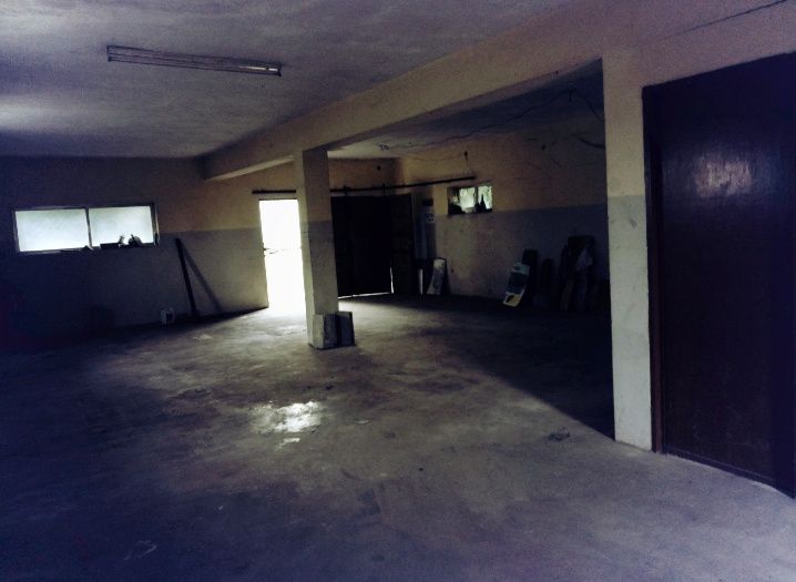 Armazém e garagem
