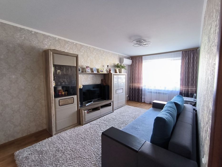 Продам двух комнатную квартиру на ПХЗ