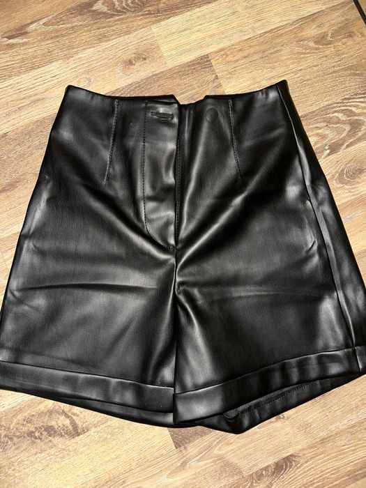 Шкіряні шорти