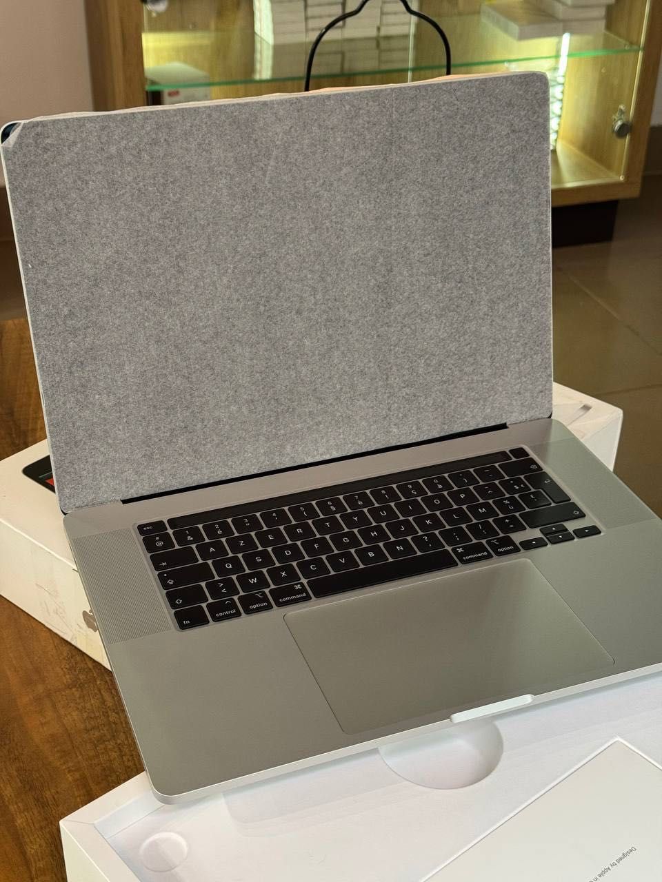 Open Box Apple MacBook Pro 16'' i9/16/1TB Silver (MVVM2) 2019