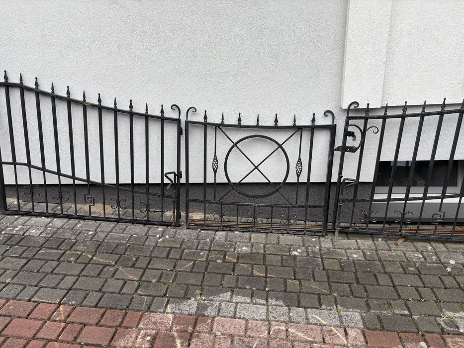 Brama recznie robiona