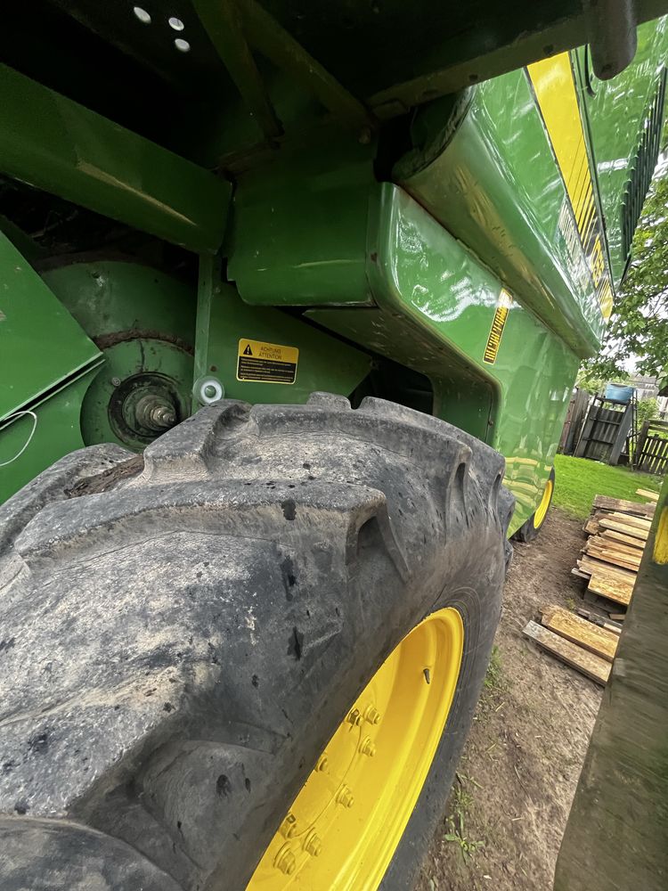 Комбайн зернозбиральний John Deere 1055/John Deere 1055 жатка 3,65