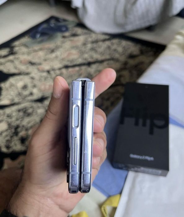 Samsung Galaxy Z Flip 4 Muito bom estado