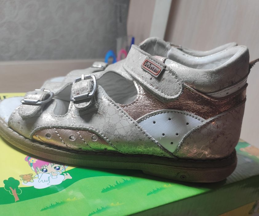 Ортопедические босоножки кожаные для девочки Bebetom