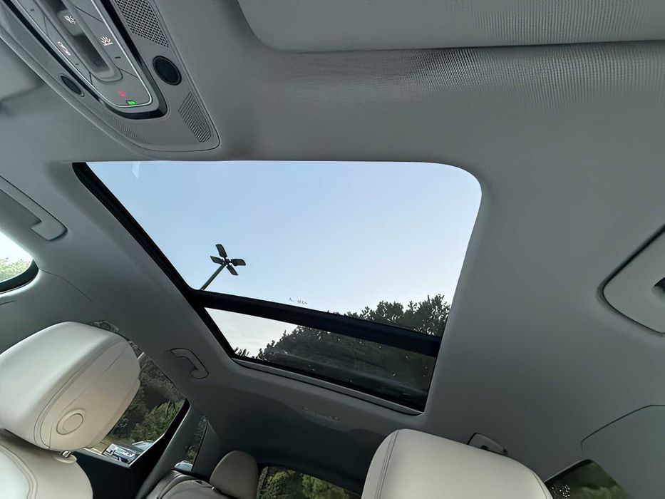 Audi e-tron quattro      2019