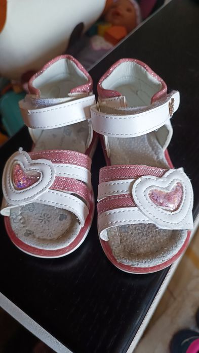 Босоніжки для дівчинки