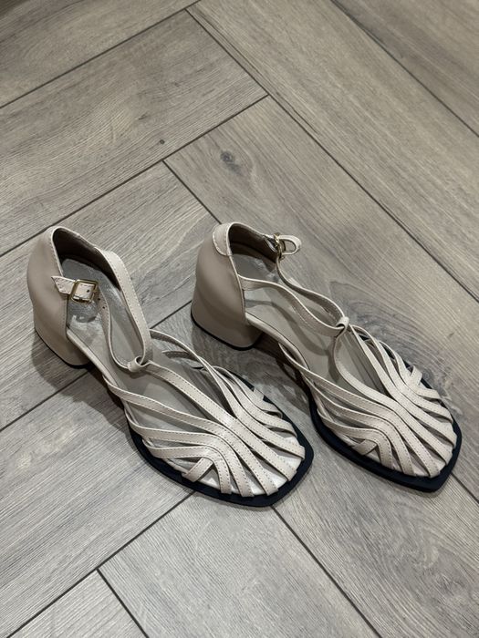 Босоніжки пудровий колір