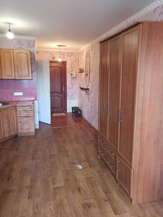 Продається 1-но кімнатна кільце Соборності, пл.Домнобудівників