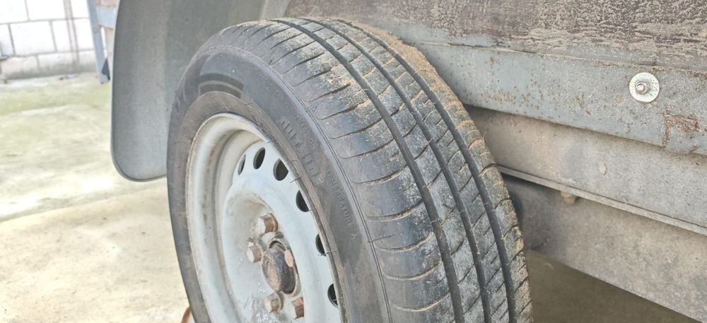 Przyczepka samochodowa