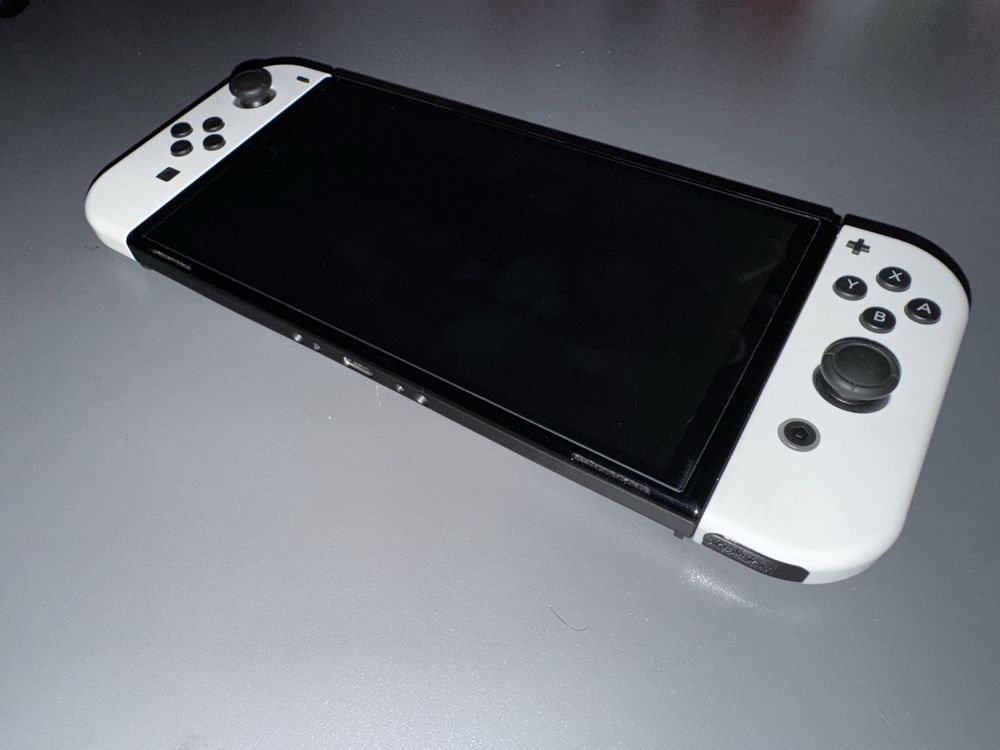 Nintendo Switch Oled + gra Mario Party Superstars + 2 joycony