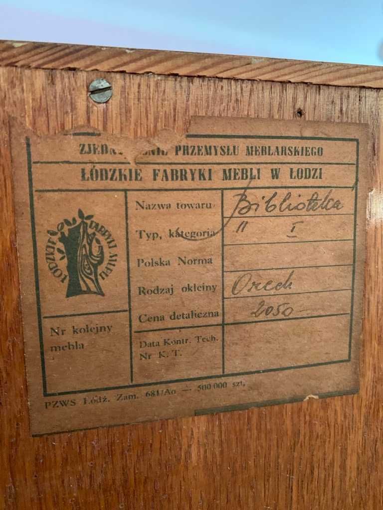 Witryna, biblioteka, lata 70 Łódzka Fabryka Mebli