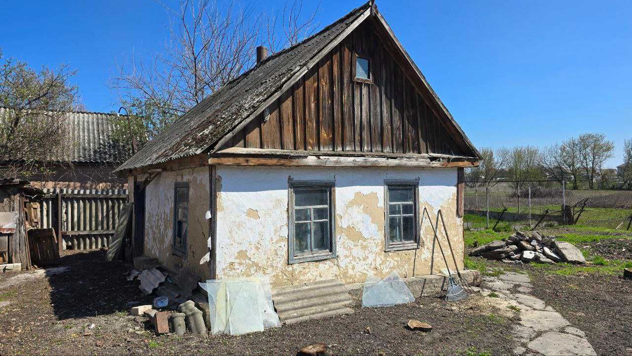 Будинок на просторій ділянці в самому центрі Слободи