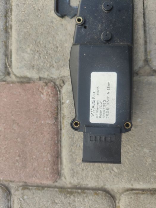 Амортизатори для електроляди skoda A7.