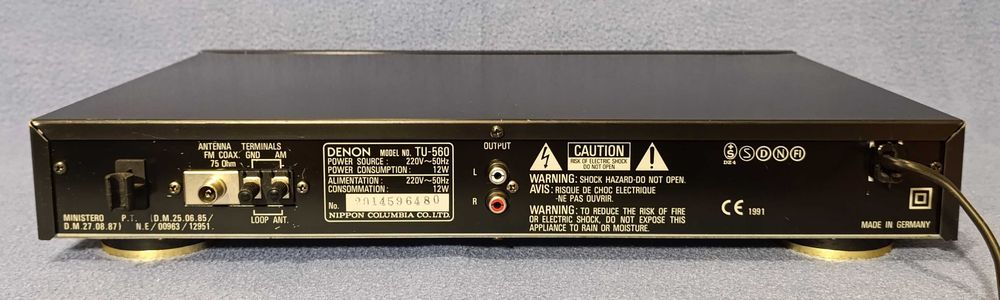 DENON model TU-560