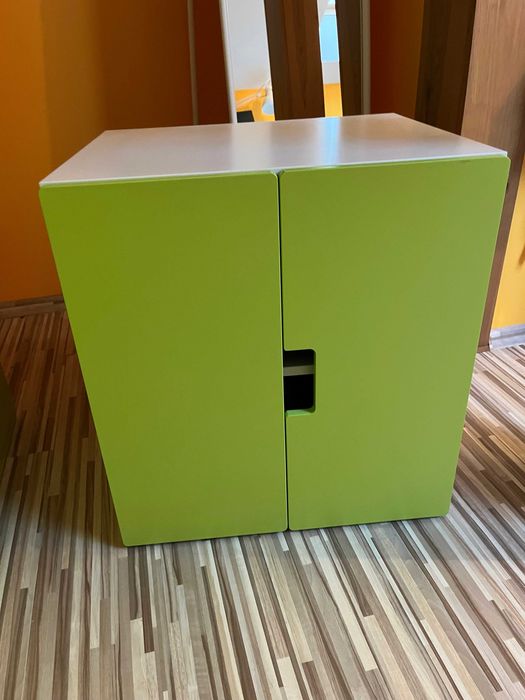 Regał/szafka z dwoma półkami IKEA. Biało-ziel. Szer.60,wys.64,5,gł.51.