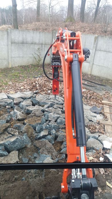 Usługi minikoparką.