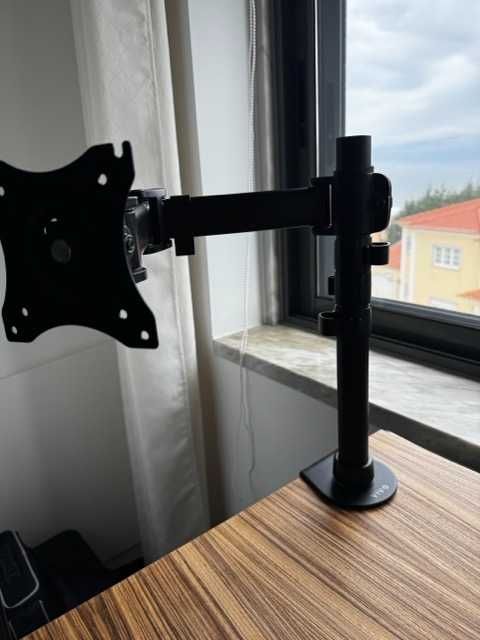 LG 38WN95C-W Monitor 38" 21:9 Curved UltraWide QHD+ Desk Arm Mount