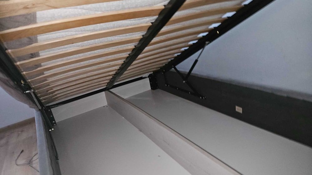 Łóżko tapicerowane z pojemnikiem 120x200 T