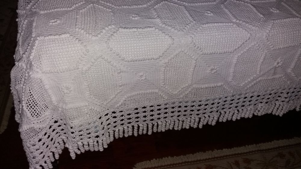 2Colchas renda feitas  mão