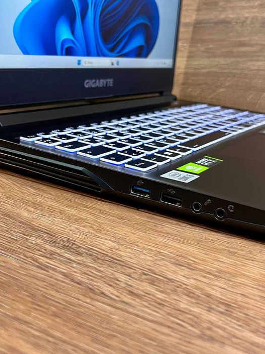 Gigabyte G5 KS\RTX 3060\i5-10500H\DDR4-16Gb\NVMe SSD-512Gb