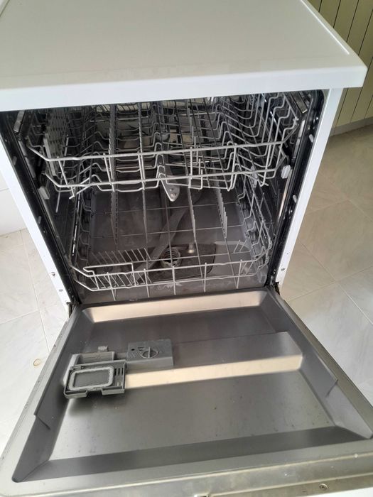 Maquina lavar loica, ainda na garantia