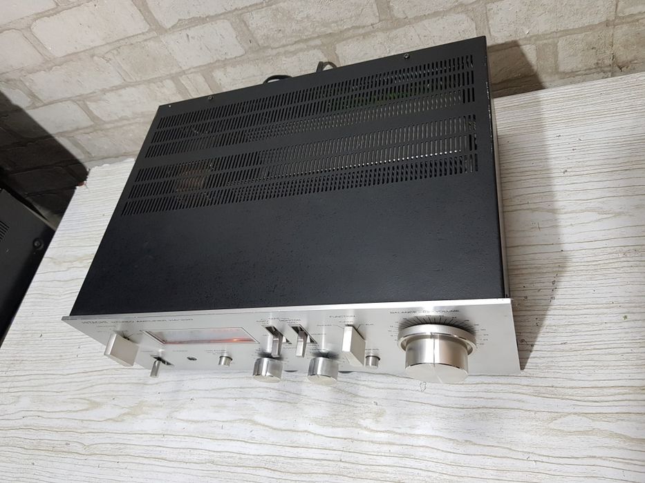 Стерео підсилювач/усилитель  Hitachi HA-330 2x70Вт б/у з Німеччини