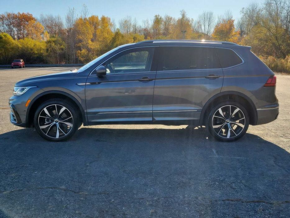 Volkswagen Tiguan SEL R-Line 4Motion      2024