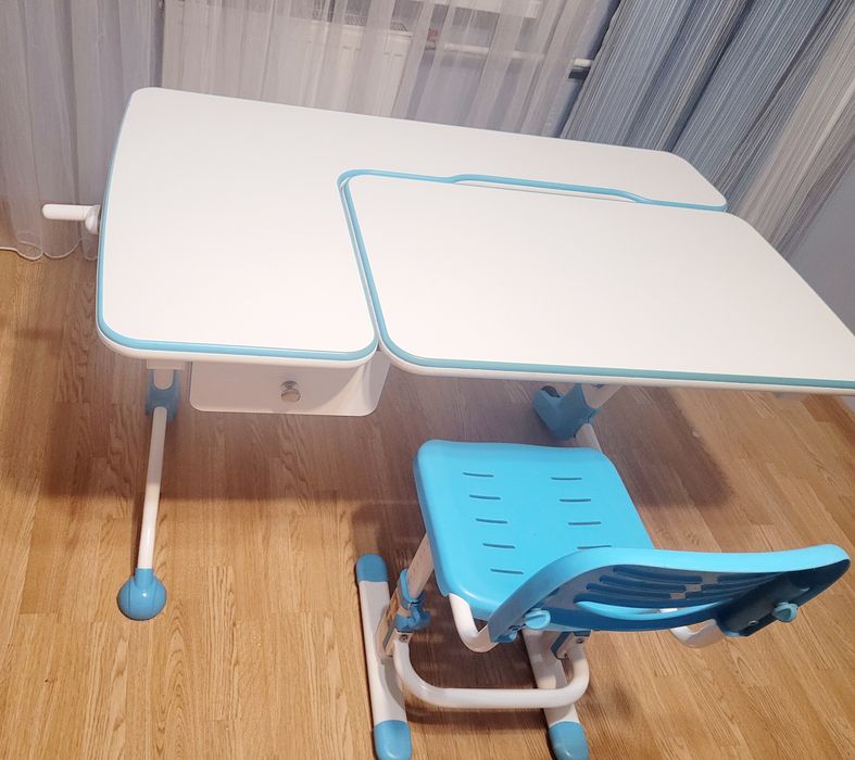 Стіл письмовий-трансформер і стілець Fundesk